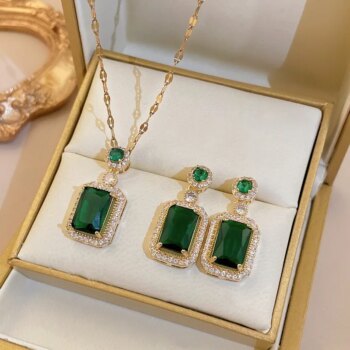 Vintage Gemstone Pendant Jewelry Set – Timeless Royal Sparkle